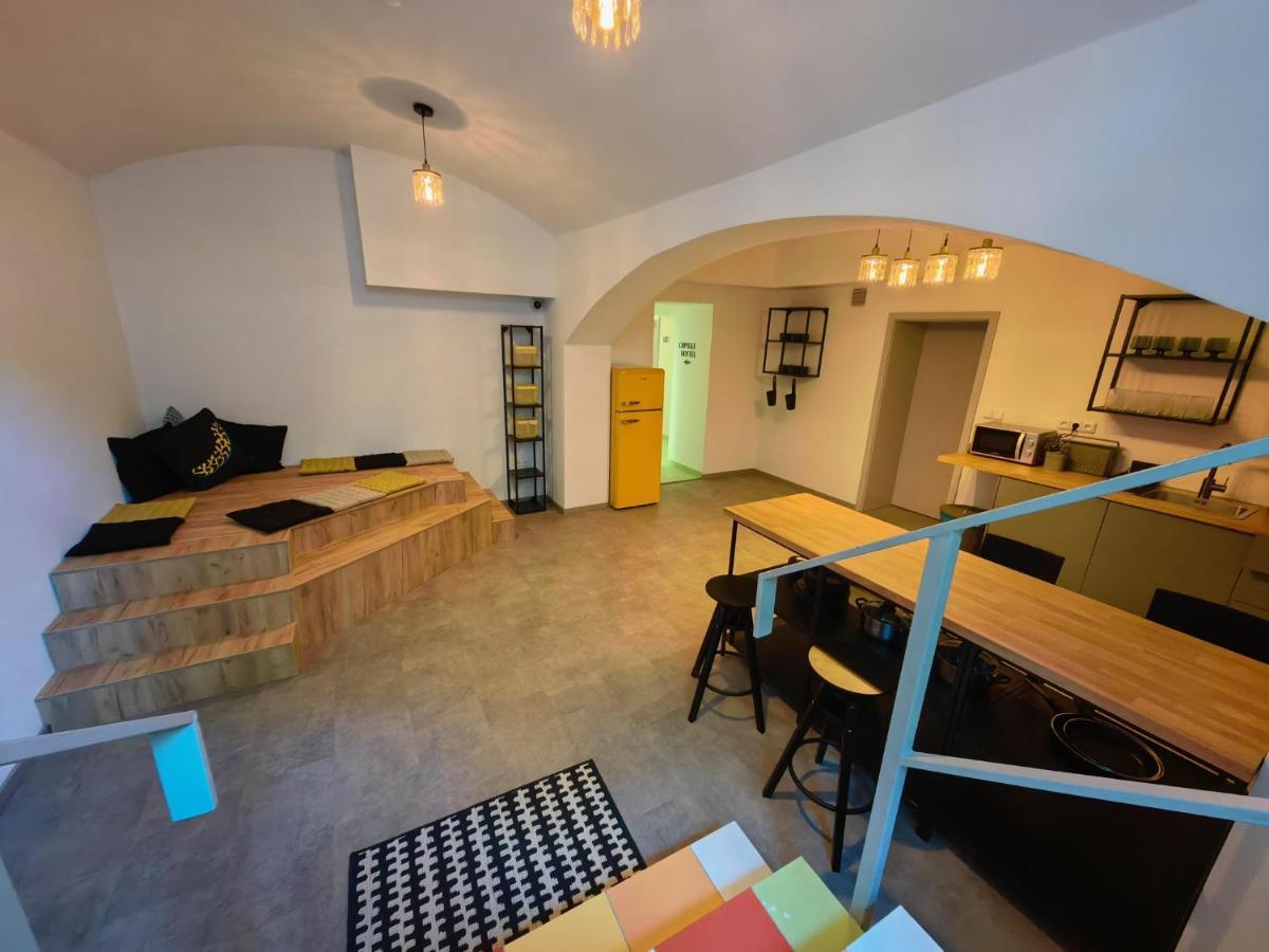 Capsule Hostel Erbenova Прага Екстериор снимка