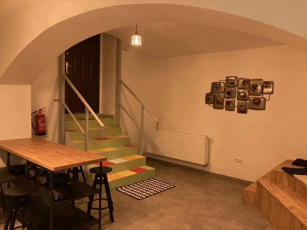 Capsule Hostel Erbenova Прага Екстериор снимка